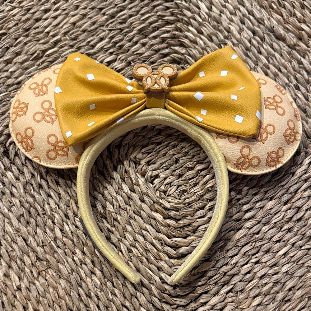 Loungefly Mickey Pretzel Ears